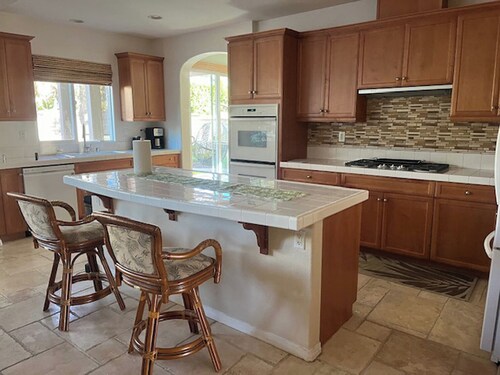 EXECUTIVE HOME / RESORT STYLE COMMUNITY ANNENITIES