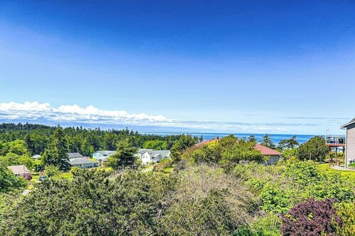 Ocean View Home with Outdoor Living Space, Laundry, and Balcony