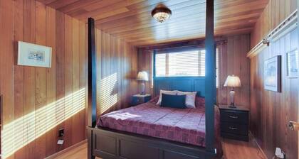 Escape to this Waterfront Lopez Island Retreat with Panoramic Ocean Views
