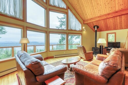 Updated Eastsound Home with Stunning Mountain and Ocean Views