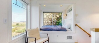 Relaxing Ocean View Retreat on the Sunny Side of Whidbey Island