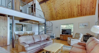 3 BR Pet Friendly Waterfront Home on Lopez Island
