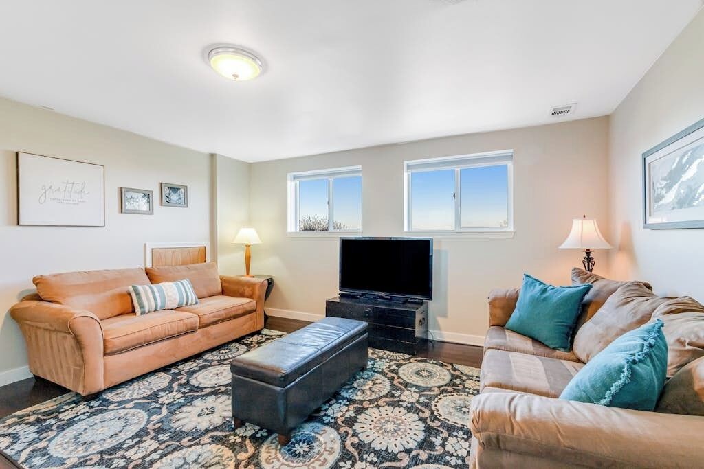 Scenic 3br Oak Harbor Home | Hot Tub | Water Views - 橡港市