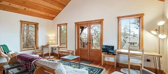 Secluded and Stylish Cabin in Eastsound Near Beach and Town
