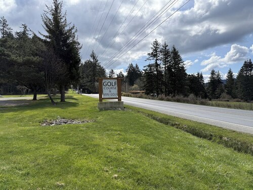 Renovated 3 Bedroom Eastsound Home with Hot Tub Fire Pit and Stunning Sound Views