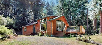 Stunning Lopez Island Waterfront Escape with Mountain Views and Hiking