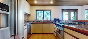 Waterview Retreat in Coupeville with Stunning Mt Baker and Saratoga Passage Views