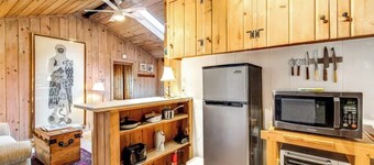Waterfront Cottage with High-Speed WiFi, Ocean View, Private Deck, & Kitchenette