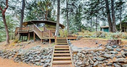 Unique Treetop Home with 360 Degree Deck