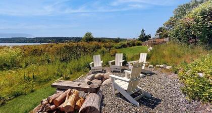 Family Friendly Beach House with Stunning Water Views and Deck