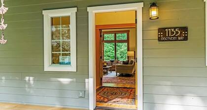 Lovely Orcas Island Craftsman Home with Private Deck and Mountain Views