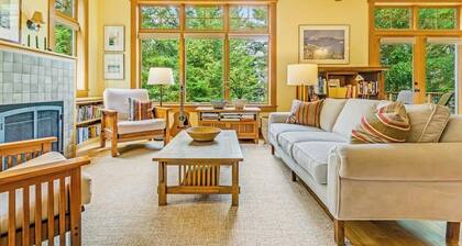 Lovely Orcas Island Craftsman Home with Private Deck and Mountain Views