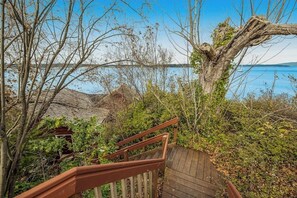 Property grounds - Waterfront Family Friendly Home with Bay Views, Firepit, Deck, & Fireplace (Coupeville)