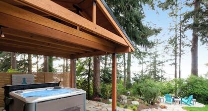 Secluded Dog Friendly Studio with Hot Tub and Beach Access in Coupeville