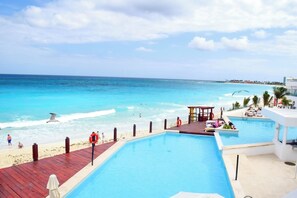 Unclassified image, 2 of 47, button - Beachfront studio 2/ Amazing Caribbean view (Cancún)