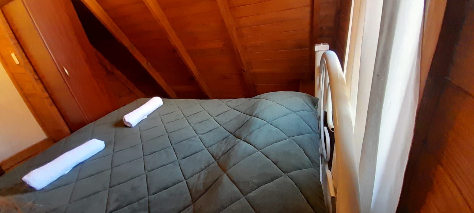 Cottage, Patio, Lake View | WiFi (free), bed sheets