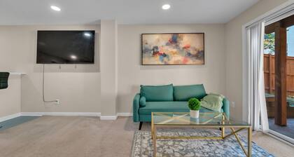Luxury Awaits 6-Bedroom Haven in Sterling's Heart