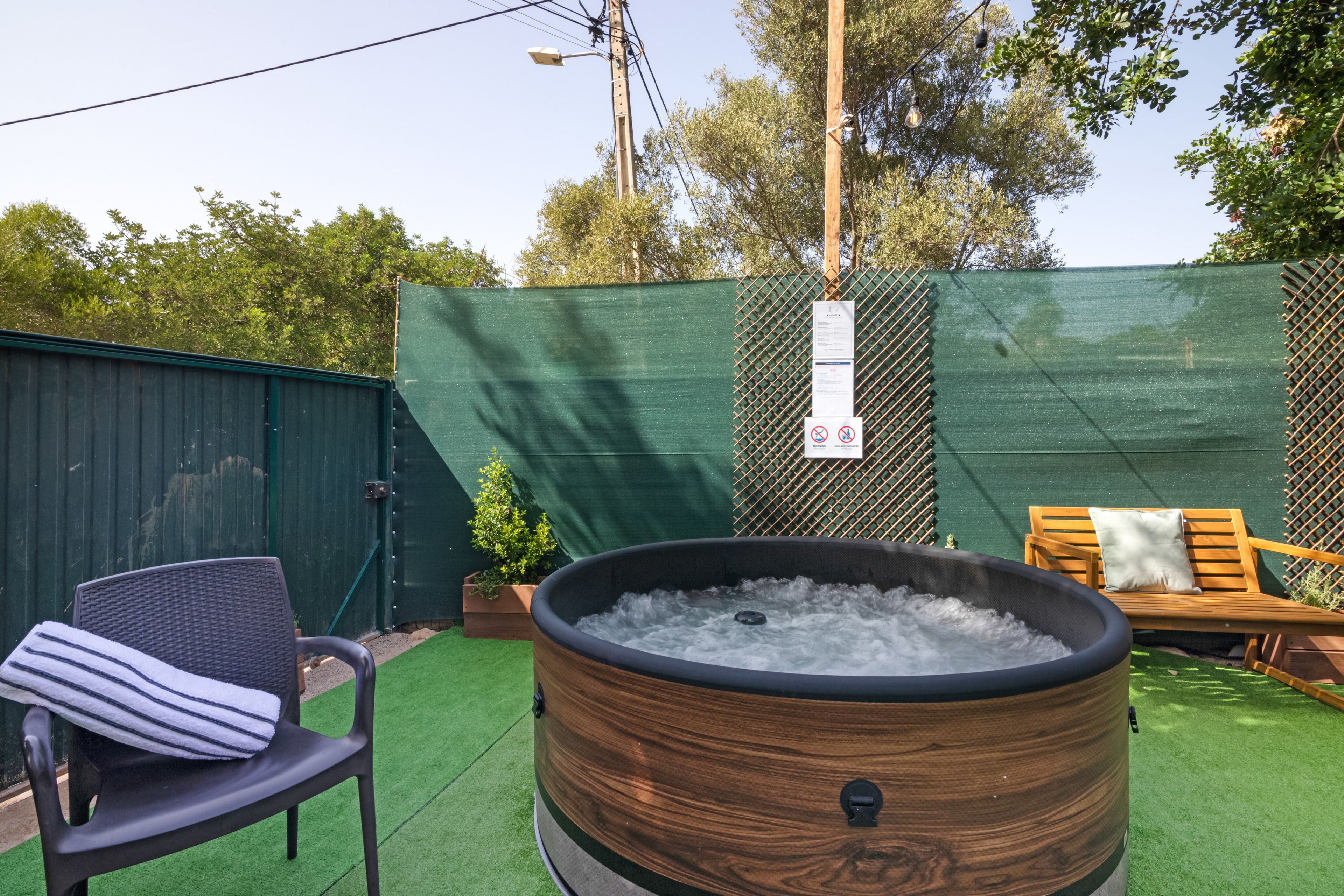Outdoor spa tub