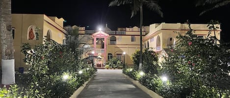Khuôn viên nơi lưu trú