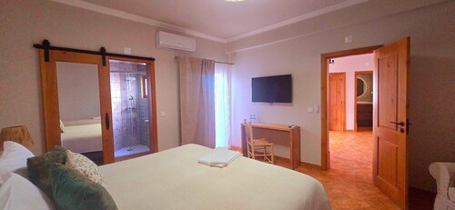 Villa 'Casas Do Monte I - T3' with Shared Pool, Private Terrace and Wi-Fi