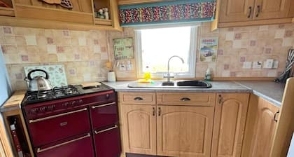 Cozy Carrowmenagh Cabin Retreat