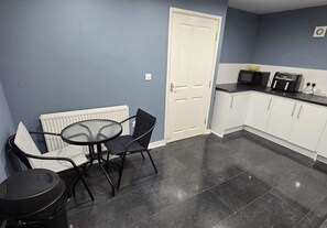 Unclassified image, 5 of 16, button - Shirebrook 2-Bed Townhouse, with Free Parking, Ideal for Contractors and Families (Mansfield)