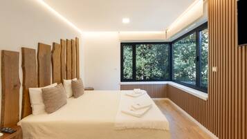 WiFi, bed sheets