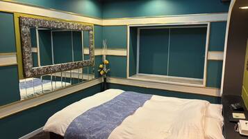 Standard Double Room | Laptop workspace, WiFi (free)