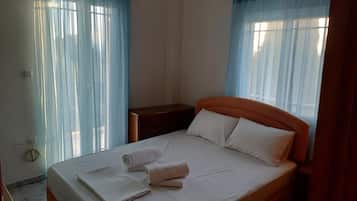 Iron/ironing board, WiFi, bed sheets