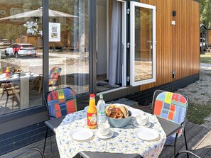 Outdoor dining - Tiny Haus Christas Oase by Interhome (Riedenburg)