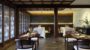 Dining - Yangqing Yinfu Ancient Architecture (Dali)
