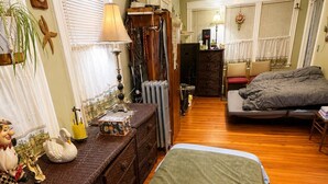 Unclassified image, 4 of 18, button - Room A: Queen + Twin, Curtain Entry, Near PVD (Warwick)