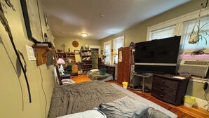 Unclassified image, 2 of 18, button - Room A: Queen + Twin, Curtain Entry, Near PVD (Warwick)