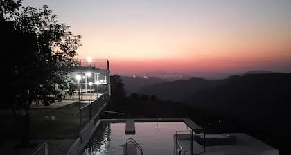 Panoramic villas with a skypool