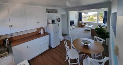 Bay Getaway 2 Bedroom apartment