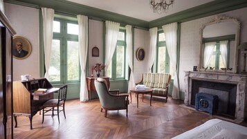 Quarto casal luxo, vista para o jardim | Parte interna