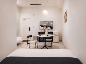 Chambre Double, non-fumeurs, salle de bains privée | Espace de travail pour ordinateur portable, Wi-Fi gratuit