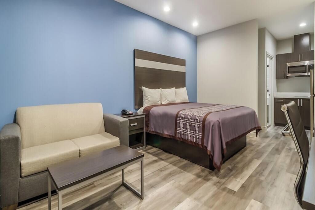WiFi (free), bed sheets