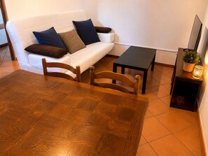 Living area - Vrbo Property (Bédarieux)
