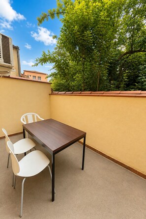 Outdoor dining - Vrbo Property (Bédarieux)