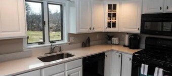 Cozy cottage minutes from Okemo Mtn.