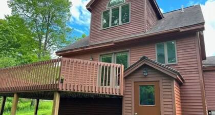 Cozy cottage minutes from Okemo Mtn.