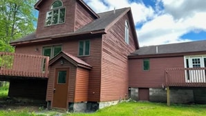 Exterior - Cozy cottage minutes from Okemo Mtn. (Mount Holly)