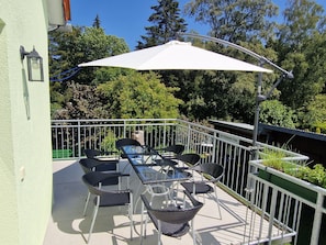 Outdoor dining - Vrbo Property (Elend)