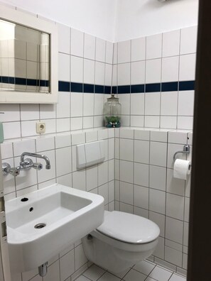 Bathroom - Vrbo Property (Hage)