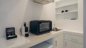 Deluxe Studio, Garden View | Private kitchen - NOSTOS SIFNOS (Apollonia)