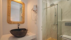 Double or Twin Room, Garden View | Bathroom - NOSTOS SIFNOS (Apollonia)