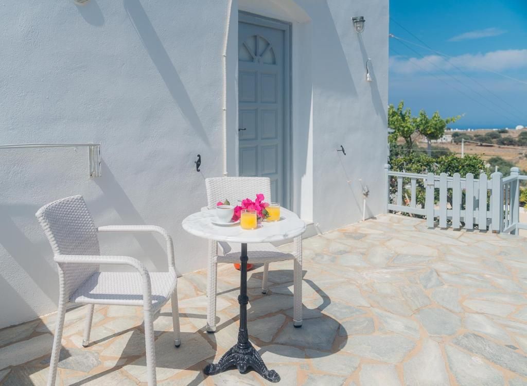 Deluxe Studio, Garden View | Outdoor dining
