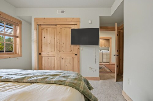 Wy’East Condo 104 at South Grand Lodge | Dog Friendly, Best Mt. Hood View