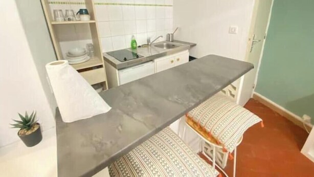 Private kitchen - Vrbo Property (Nîmes)
